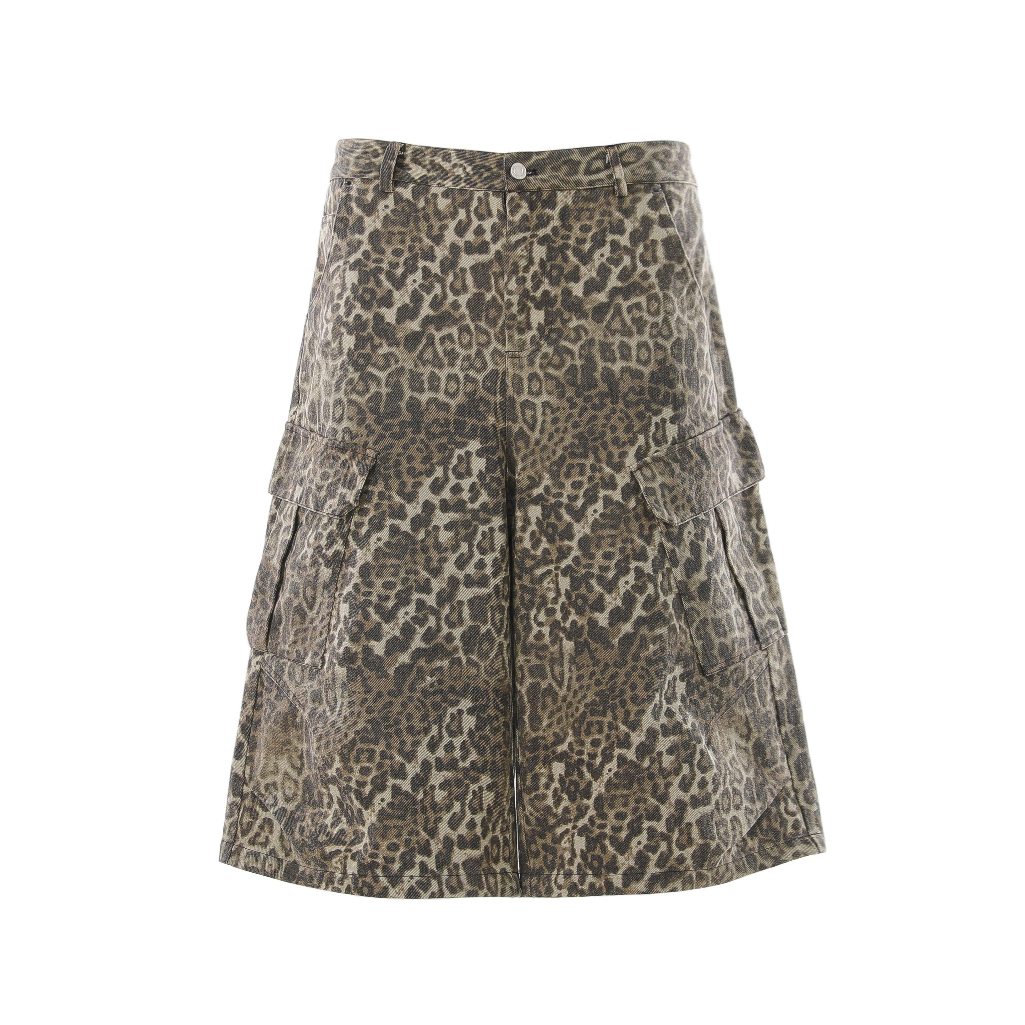 CapCabin “Leopard Cargo Shorts”