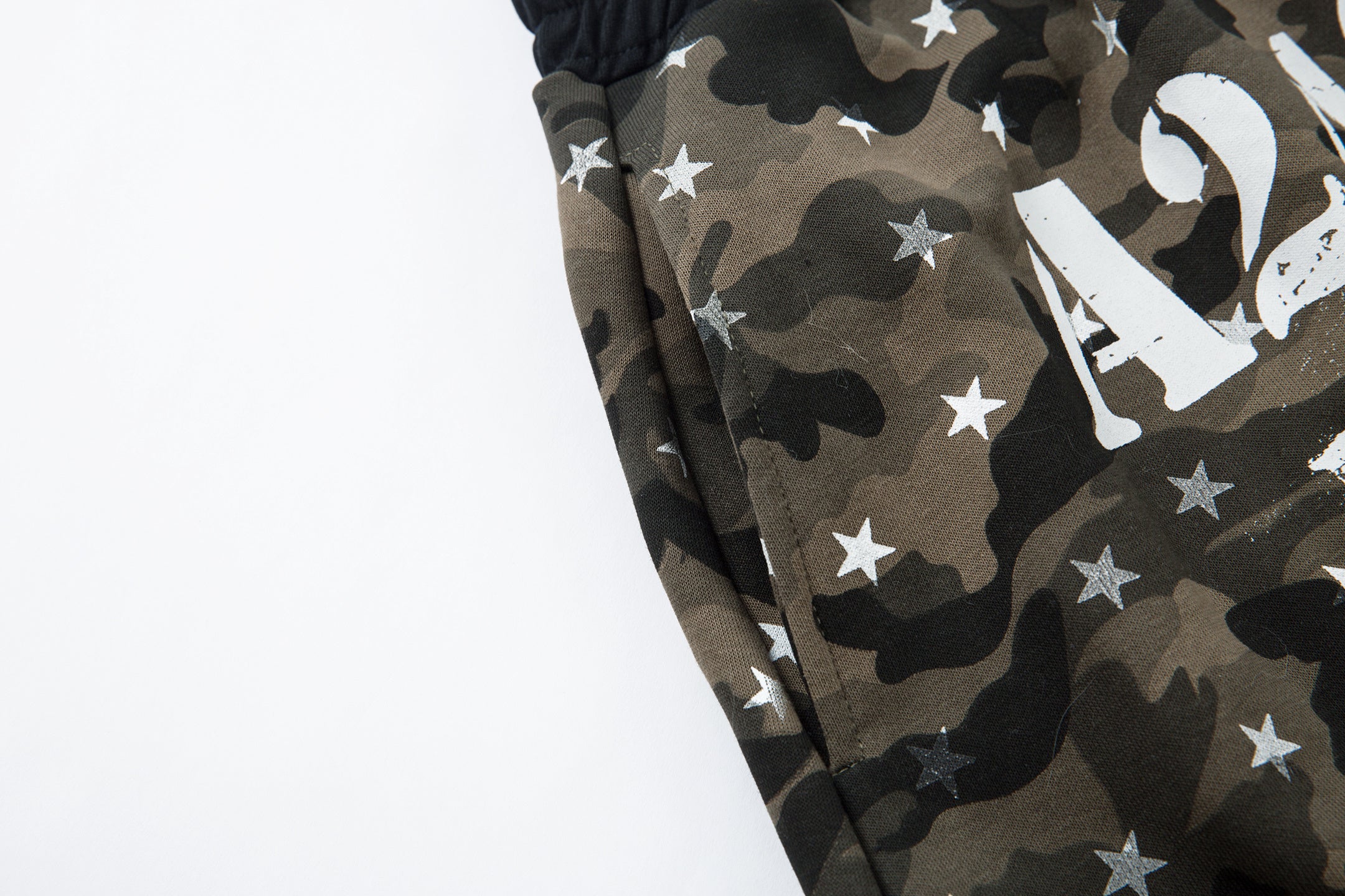 CapCabin Star Camo Wide-Leg Sweatpants